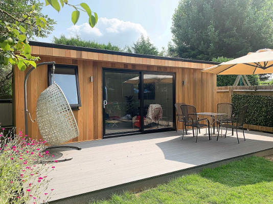 Modern SIPs house extension installation by RDSIPS